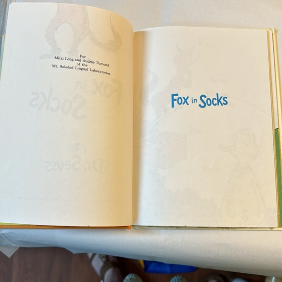 🎉2/15.00🎉 Fox in Socks , Dr Seuss , rare find, cover top shown, pages clean - Picture 8 of 14